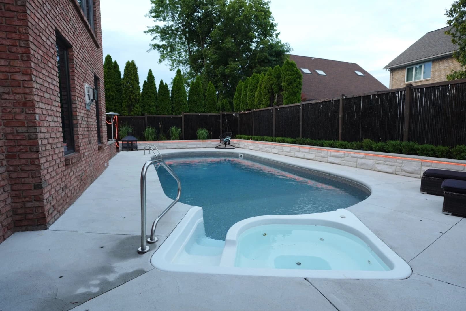 Luxury Pools & Spas